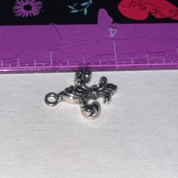 Fleur de Lis Sterling Silver Pendant - Picture 15 of 16